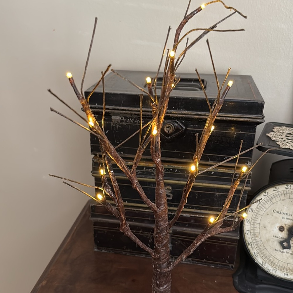 LED Light Twig Tree Decor - Picture 3 of 7